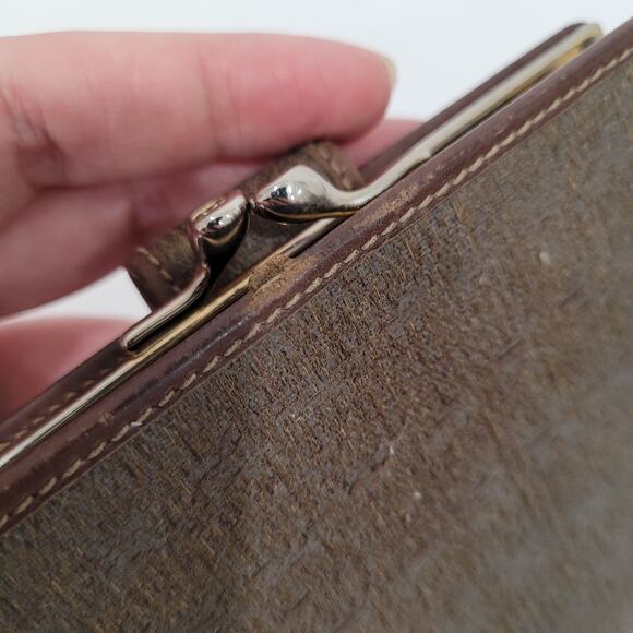 GUCCI Vintage GG Wallet Medium Bifold Brown Coin Bill Purse Kisslock Leather - Picture 11 of 15